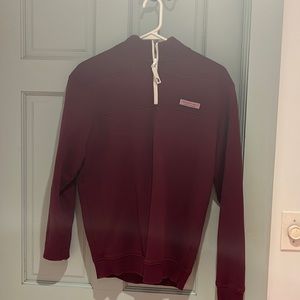 Vineyard vines sweatshirt